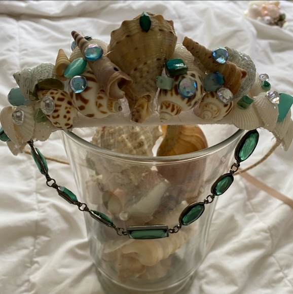 Sea-Ella mermaid seashell crown main image 4